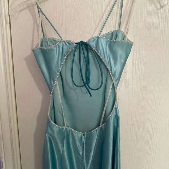 Turquoise Gown - Picture 4 of 4